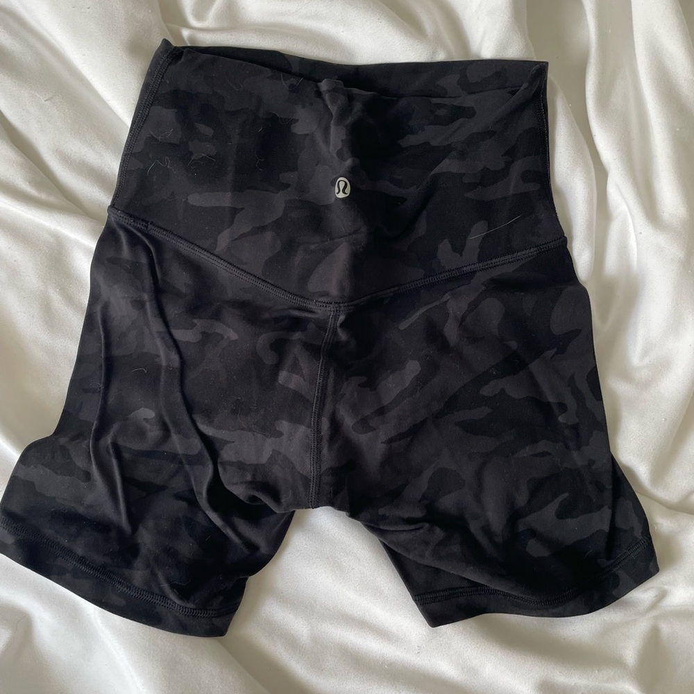 Lululemon Black Camouflage Align Biker Shorts Size 4